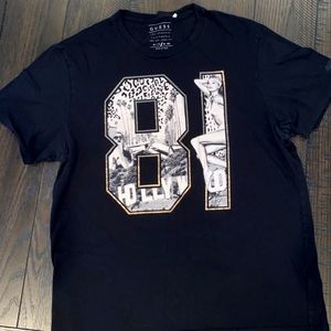 Guess t shirt large
